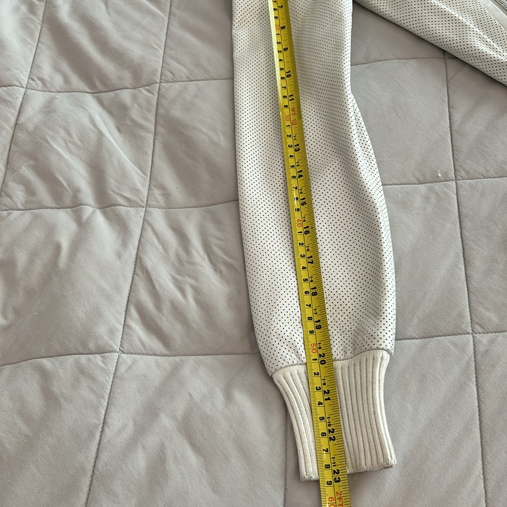 St.John Couture percolated white leather jacket size 2 - Picture 8 of 11
